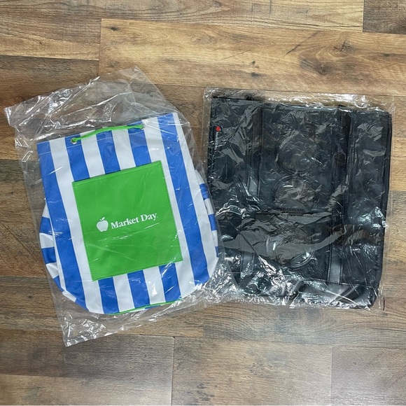NWT 2 Market Day Totes- Photo Bag and Circular Drawstring Bag - Picture 2 of 16
